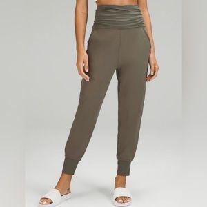 Lululemon Super High Rise Align jogger